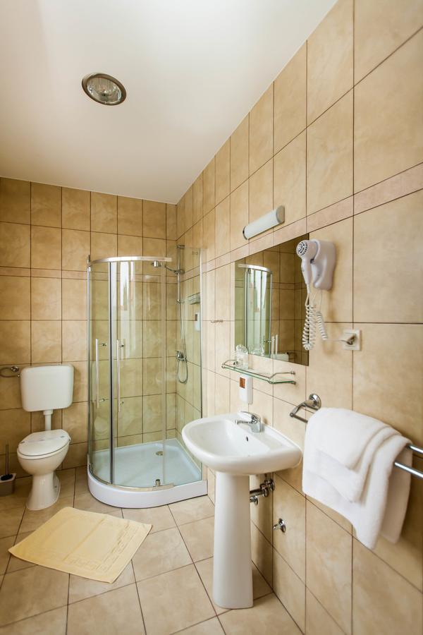 Hotel Petrijevci Bizovac Rum bild