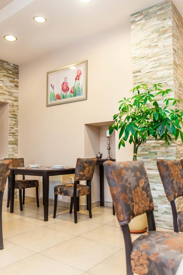 Hotel Petrijevci Bizovac Exteriör bild
